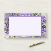 Veilchen in einem Mondglas Post-it Klebezettel (Auf Schreibtisch)