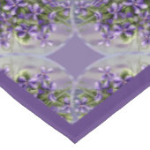 Veilchen in einem Mondglas Tischdecke (Schrägansicht)