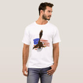 Vektor-Vektor-Amerikanischer Adler gegen Gussahne T-Shirt (Vorne ganz)