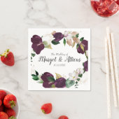 Velvet Magnolia Wreath Plum Wedding Serviette (Beispiel)