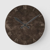 Velvety Bronze Damask | Brown Baroque Grunge Round Runde Wanduhr (Vorderseite)
