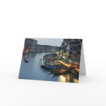 Venedig-Abend über dem großartigen Kanal