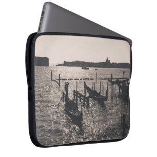 Venedig-Landschaft in einem monochromen Bild Laptopschutzhülle