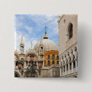 Venedig, Venetien, Italien - Vögel sitzen auf eine Button