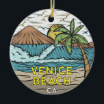 Venice Beach California Vintag Keramik Ornament<br><div class="desc">Handgezeichnete Illustration von Venice Beach mit Bergen und Meereswellen im Hintergrund. Ideal für alle,  die Lieben,  Venedig Beach zu besuchen.</div>
