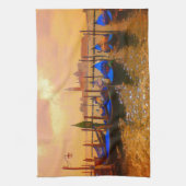 Venice Grand Canal & Gondolas Giro del Malcantone Handtuch (Vertikal)