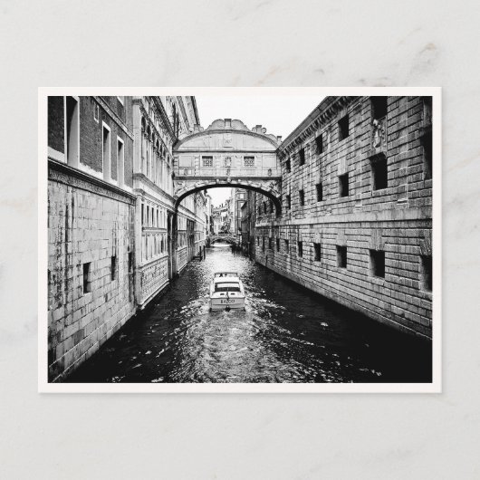 Venice Italy Canal Boat Black & White Postkarte (Vorderseite)
