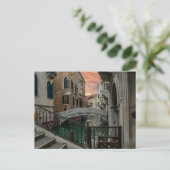Venice Sunset Canal & Bridge – Romantic Postkarte (Stehend Vorderseite)