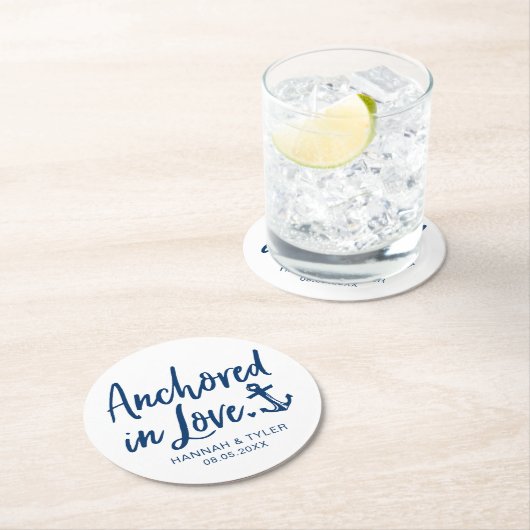 verankert in Liebe Beach Schönheits-Hochzeit Runder Pappuntersetzer (Vor Ort)