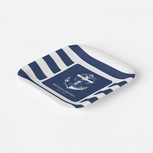 verankert in Liebe Nautical Blue Anchor Striping Pappteller (Gewinkelt)