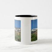 Verantwortlichkeits-Tasse Zweifarbige Tasse (Mittel)