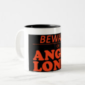 verärgerter Einzelgänger Zweifarbige Tasse (Vorderseite Links)