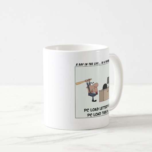 Verärgerter Programmierer schlägt Computer Kaffeetasse (VorderseiteRechts)