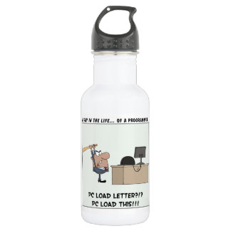 Verärgerter Programmierer schlägt Computer Trinkflasche