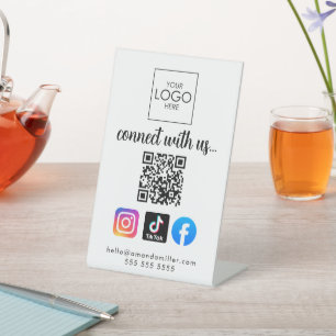 Verbinden Sie mit dem modernen QR-Code für Social Sockelschild