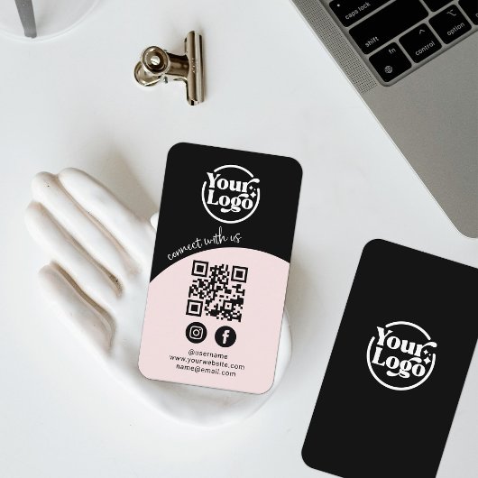 Verbinden Sie mit QR-Code Social Media Black Pink Visitenkarte