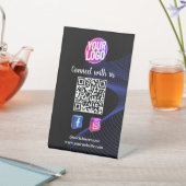 Verbinden Sie mit uns | Social Media QR Code Black Sockelschild (In SItu)
