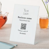 Verbinden Sie mit unserem Firmenlogo QR Social Med Sockelschild (In Situ)