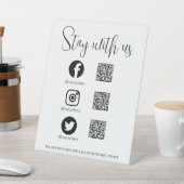 Verbinden Sie QR-Code Social Media Display Podest Sockelschild (In SItu)