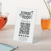 Verbinden Sie uns mit Social Media QR Code White Sockelschild (In SItu)