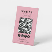 Verbindung mit dem QR-Code der sozialen Medien in Sockelschild (Vorderseite)