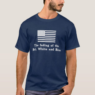 Verblassen von Rot Weiß und Blau T-Shirt