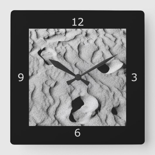 Verblassende Abdrücke und Erinnerungen Quadratische Wanduhr (Vorderseite)