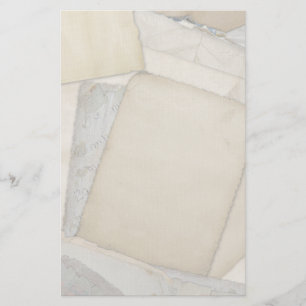 Verbleibendes altes Buch deckt das Papier ab