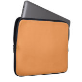 Verblendete Orange (feste Farbe) Laptopschutzhülle (Vorne Rechts)