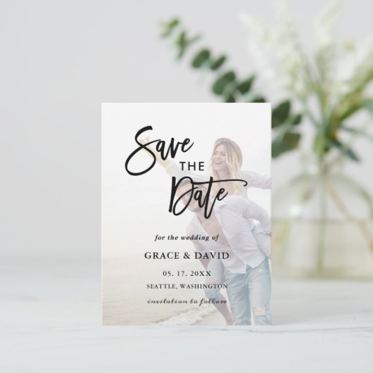 Verblendetes Foto Hochzeit speichern Sie das Datum Postkarte (Stehend Vorderseite)