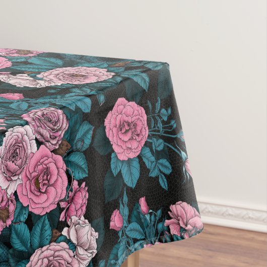 Verborgen in den Rose 2 Tischdecke (Beispiel)