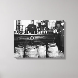 Verbot - Speakeasy Police Raid Bootlegger - M Leinwanddruck