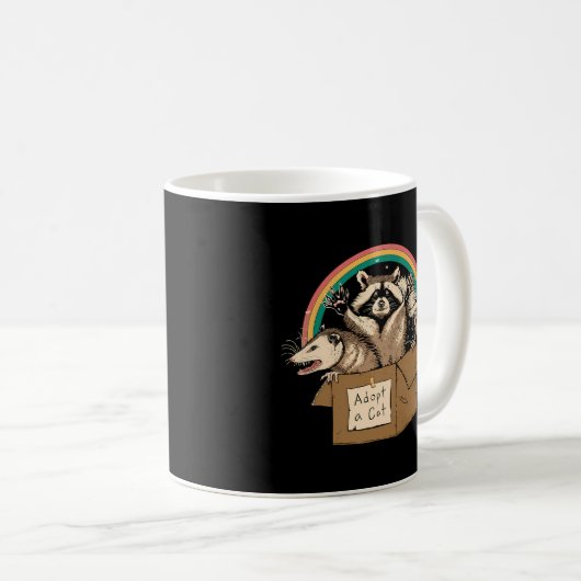 Verbotene Katzen in Box-Raccoon-Skunks Possum adop Kaffeetasse (VorderseiteRechts)