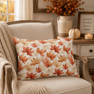 Verbranntes Orange Sanftes Beige Ahornblatt Herbst Dekokissen