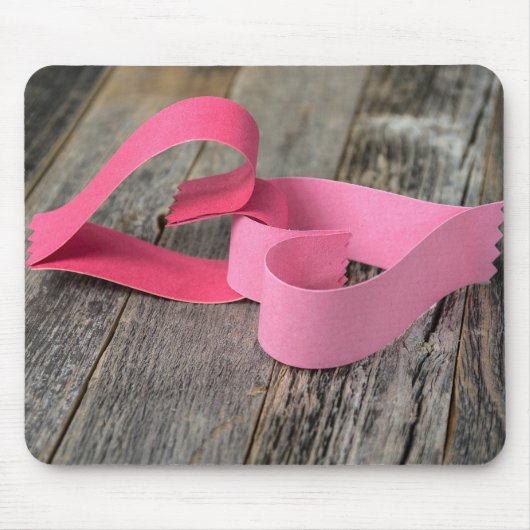 Verbundene Papierherzen auf Holz Mousepad (Vorne)