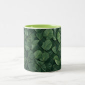 Verdant Rhythm: Tropical Leaf Grid Zweifarbige Tasse (Mittel)