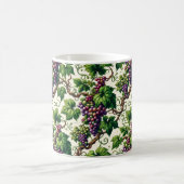 Verdant Vineyard Bliss: Ein Tapestry von Grapevine Kaffeetasse (Mittel)