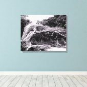 Verdrehter Baum am Waldrand Leinwanddruck (Insitu (Holzboden))