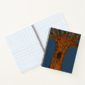 Verdrehter Baum mit blauem Hintergrund Notizblock (Innenseite)