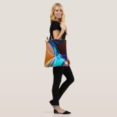 Verdrillte Kurven in nickelblau und Acrylorange Tasche (Am Model)