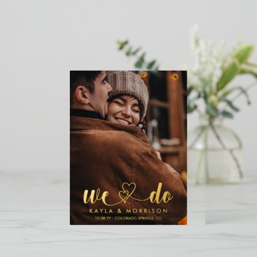 Verflochtene Herzen, die wir hochzimmern Folie Einladungspostkarte (Stehend vorne)