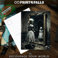 Verfluchter Kinderghost in einem Spiegel