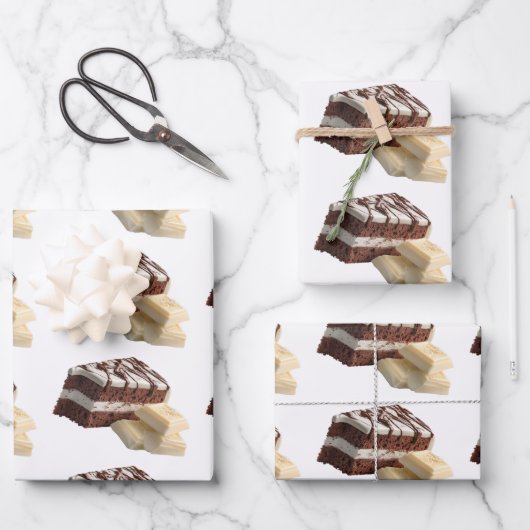 Verführerische Schokoladenkuchenstücke mit weißer Geschenkpapier Set (Vorderseite)
