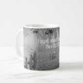Vergessen Sie die Box, denken Sie nach draußen - P Kaffeetasse (Vorderseite Links)