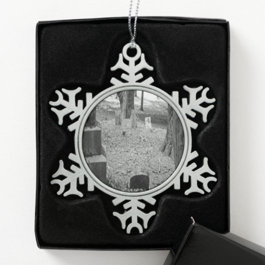 Vergessenes Grab Schneeflocken Zinn-Ornament (Box)