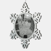 Vergessenes Grab Schneeflocken Zinn-Ornament (Rechts)