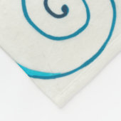 Vergoldete Indigo-Blumen mit weißem Hintergrund Fleecedecke (Ecke)