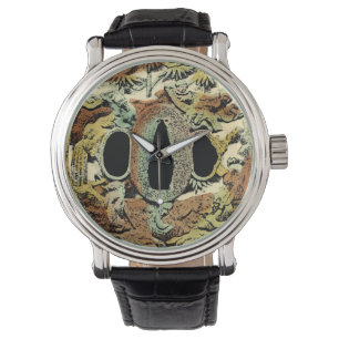 Vergoldetes asiatisches Medaillon durch Armbanduhr
