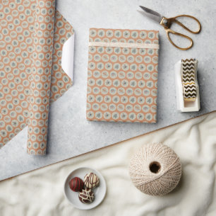 Vergrößerte Käfer in orangem Einwickelpapier Geschenkpapier