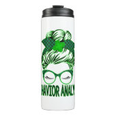 Verhaltensanalyst BCBA Messy Bun St Patrick's Day Thermosbecher (Vorderseite)